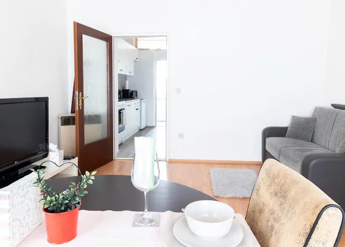 Maerzstrasse Apartment